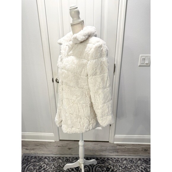 Eilly Bazar Women's Faux Fur Coat Size Small White Long Sleeves New - Picture 3 of 13